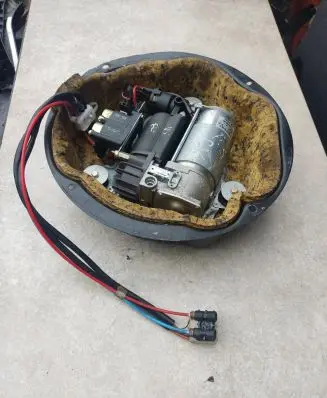 BMW X5 E53 Air suspension compressor/pump 1092349 37221092349 GP76A68