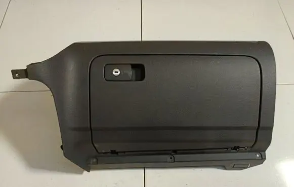 Volkswagen Jetta V Glove box 1K1857290