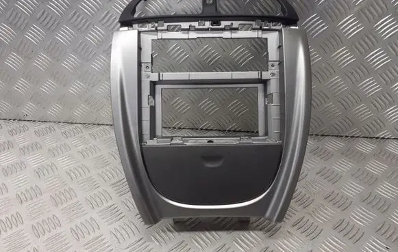 Citroen C5 Radio/GPS head unit trim 9650443077