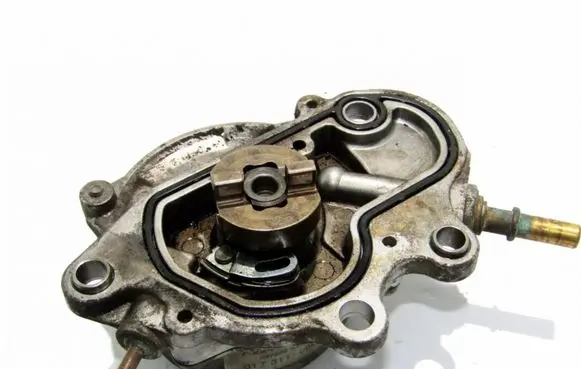 Renault Kangoo I Vacuum pump 72241505D