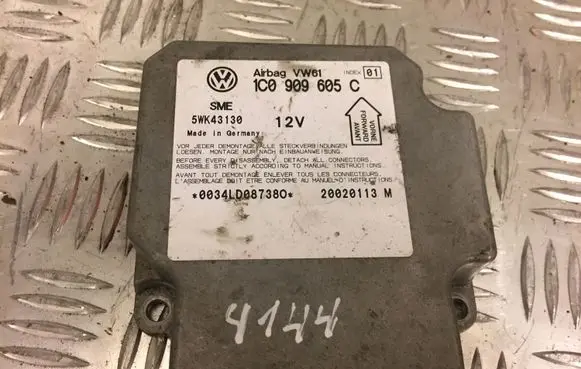 Volkswagen PASSAT B5.5 Airbag control unit/module 1C0909605C 4144