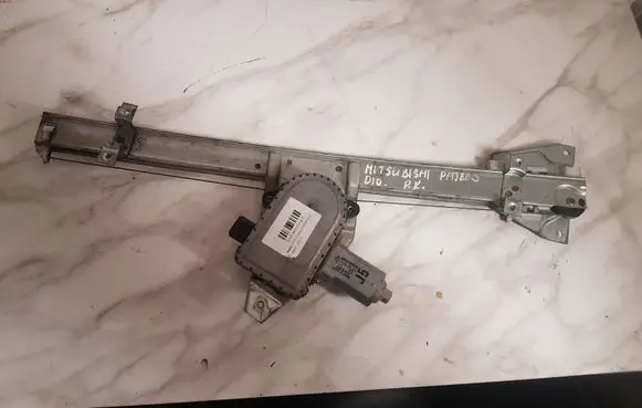 Mitsubishi Pajero Front door window regulator with motor MR436859 0620200630