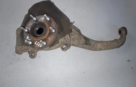Front wheel hub