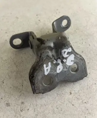 Toyota Yaris Front door lower hinge 