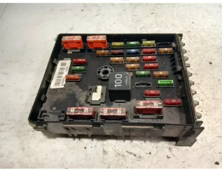 Volkswagen PASSAT B6 Fuse box set 3C0937125 63592777