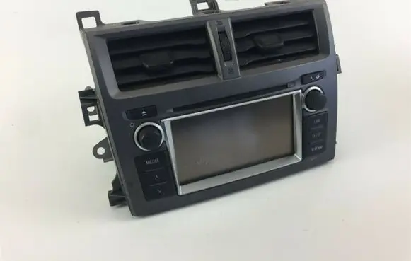 Toyota Verso-S Radio/CD/DVD/GPS head unit 8614052012 A699