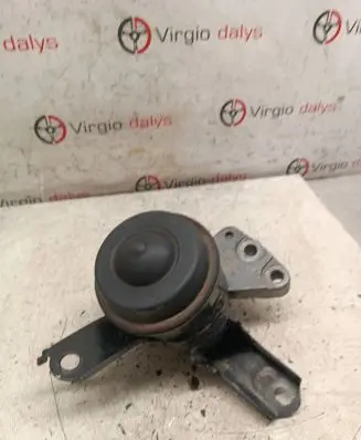 Toyota Yaris Engine mount bracket