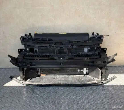 Volkswagen Polo VI Radiator support slam panel