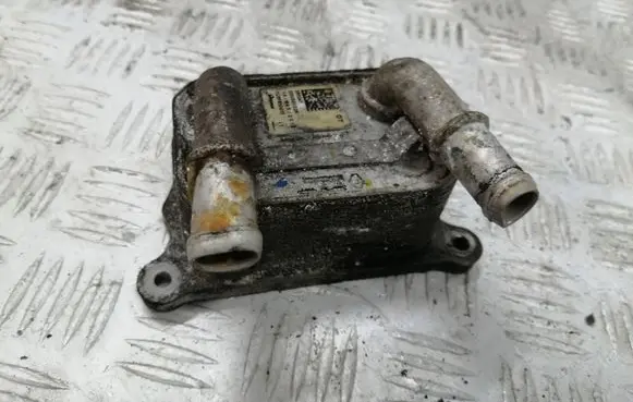 Renault Clio IV Engine oil radiator 213052032R 268247 TCEPB10913