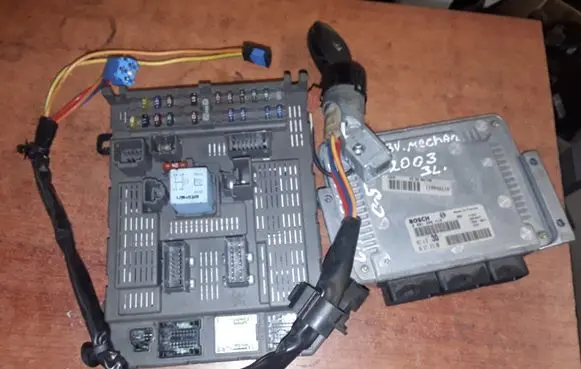 Citroen C5 Engine ECU kit and lock set 0261206419 9637137380