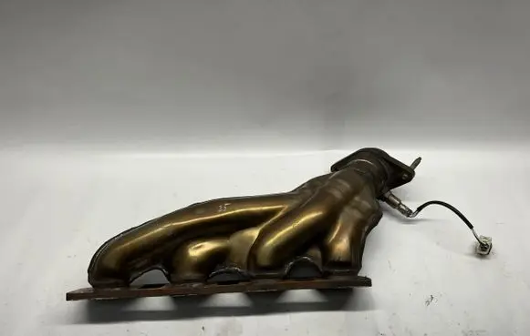 Dodge Challenger Exhaust manifold