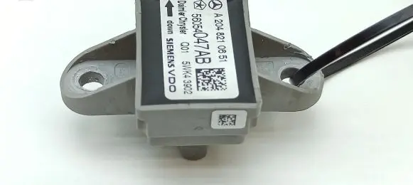 Mercedes-Benz C W204 Airbag deployment crash/impact sensor A2048210651 56054047AB 5WK43902