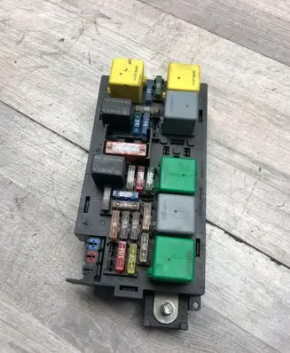 Mercedes-Benz R W251 Fuse box set A1645402972 13602221 5072426