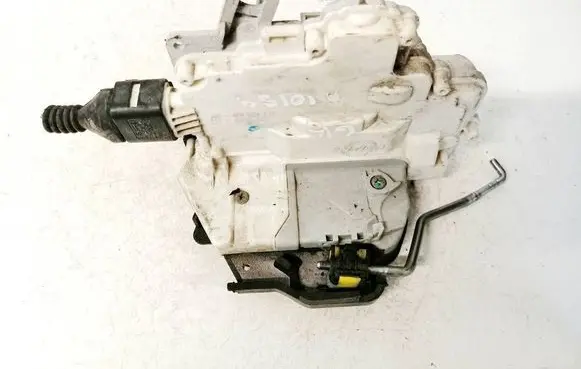 Audi A3 S3 8P Rear door lock 4f0839015