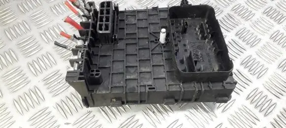 Volkswagen PASSAT B6 Fuse box set 3c0937125