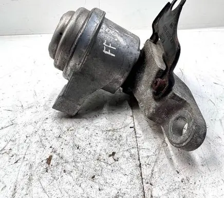 Ford Fusion II Engine mount bracket DS736F012AA