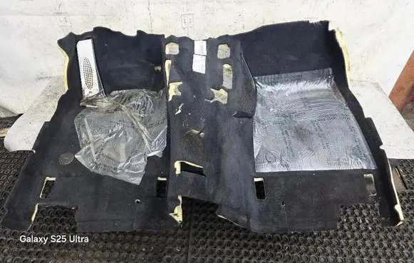 BMW 5 F10 F11 Front floor carpet liner 8051076 E9K231 5147E9K231