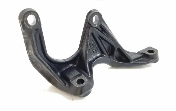 Volvo XC90 Engine mounting bracket 30735708