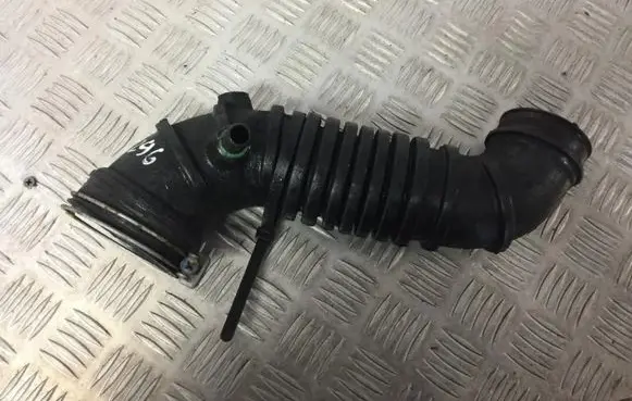 Mitsubishi Pajero Sport I Air intake hose/pipe