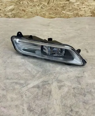Volkswagen PASSAT B7 Front fog light