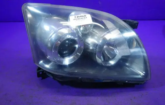 Toyota Avensis T250 Headlight/headlamp