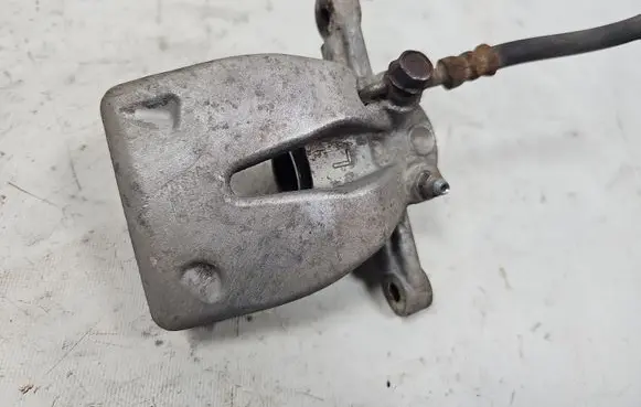 Toyota Corolla Verso AR10 Rear brake caliper