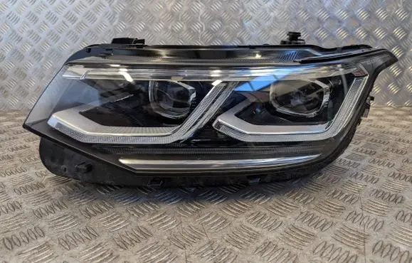 Volkswagen Tiguan Headlight/headlamp 5NB941081G