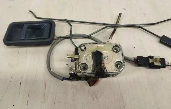 KIA Retona Loading door lock 