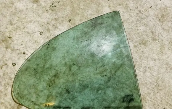 Renault Megane I Rear vent window glass 