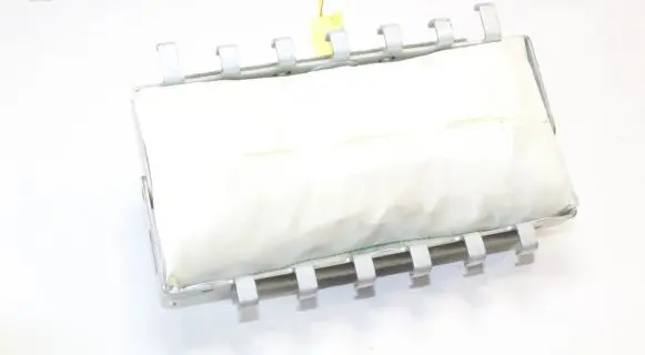 Nissan Juke I F15 Passenger airbag