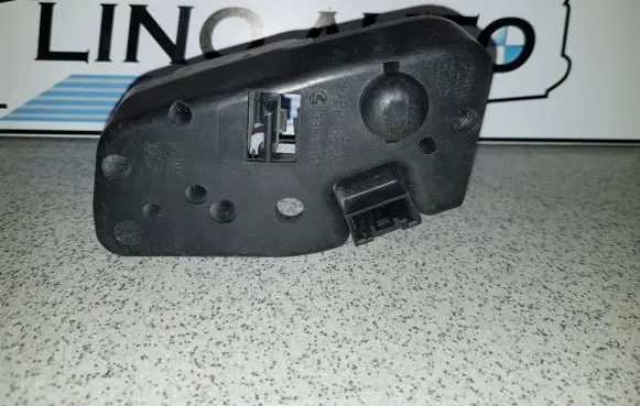 BMW 3 E46 Tail light bulb cover holder 8374810