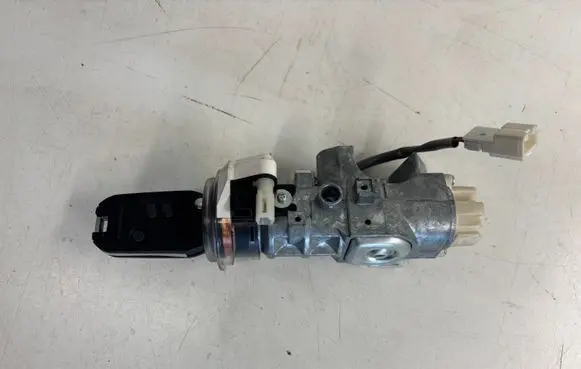 Subaru Impreza III Ignition lock 88215AG000