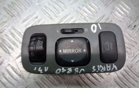 Toyota Yaris Verso Wing mirror switch