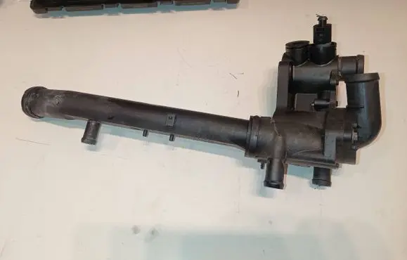 Skoda Fabia Mk1 (6Y) Thermostat/thermostat housing 032121065H 032121121G 032121111CG