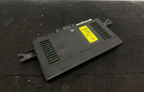 BMW 5 E39 Light module LCM 6915919 002282 08694605