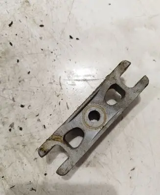 Skoda Octavia Mk2 (1Z) Fuel Injector clamp holder 03L216V300