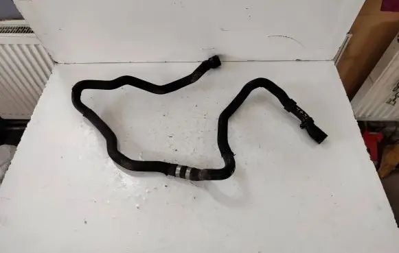 BMW 5 G30 G31 Engine coolant pipe/hose 7605641