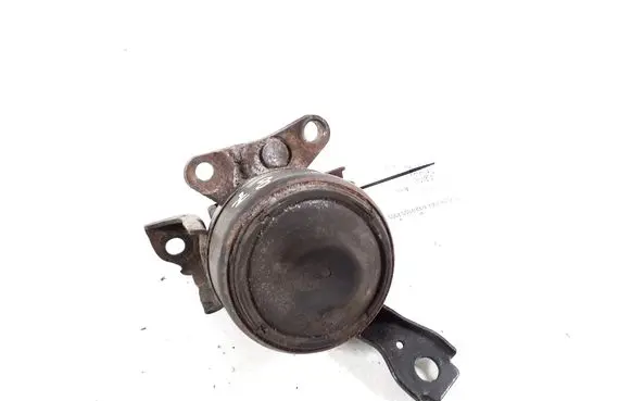 Toyota RAV 4 (XA20) Engine mount bracket 12305-28150