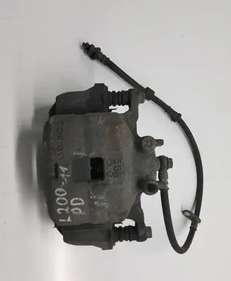 Mitsubishi L200 Front brake caliper 4605A201