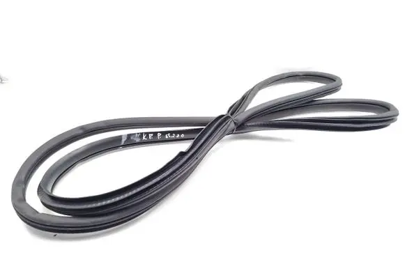 Suzuki SX4 S-Cross Front door rubber seal 