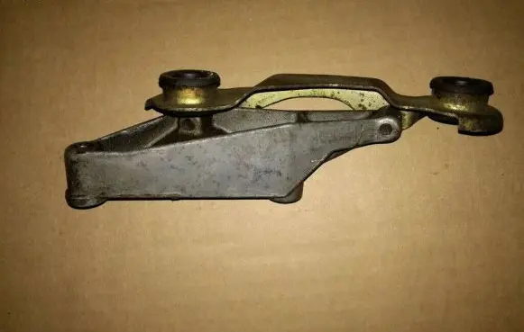 Mercedes-Benz E W124 Engine mounting bracket 6010941341