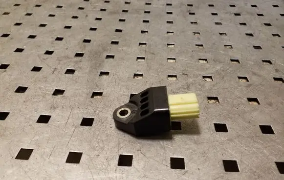 Toyota RAV 4 (XA30) Airbag deployment crash/impact sensor 8983133020