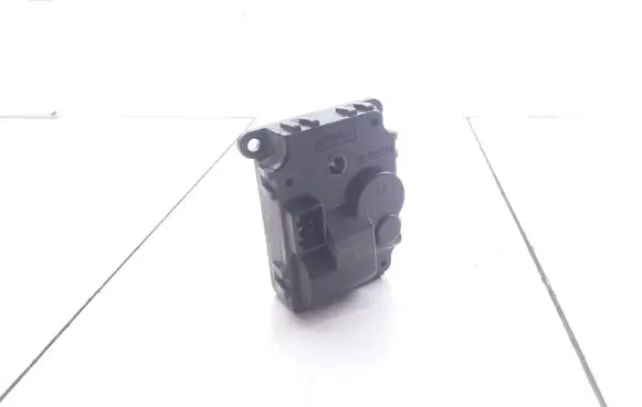 KIA Sorento Air flap motor/actuator B400730710C1