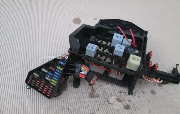 Volkswagen Polo III 6N 6N2 6NF Fuse box set
