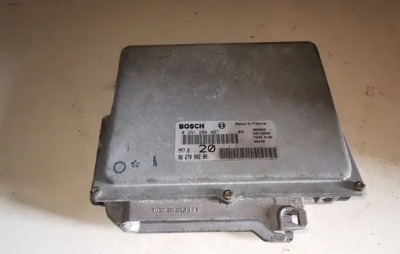 Peugeot 406 Engine control unit/module 0261204407 9627890280