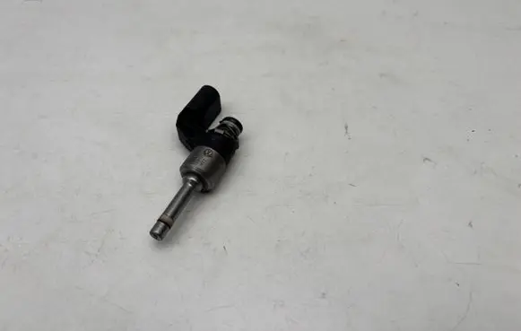 Volkswagen Eos Fuel injector 03C906036F