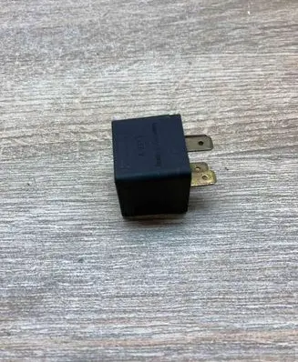 Opel Omega A Other relay 0332014451