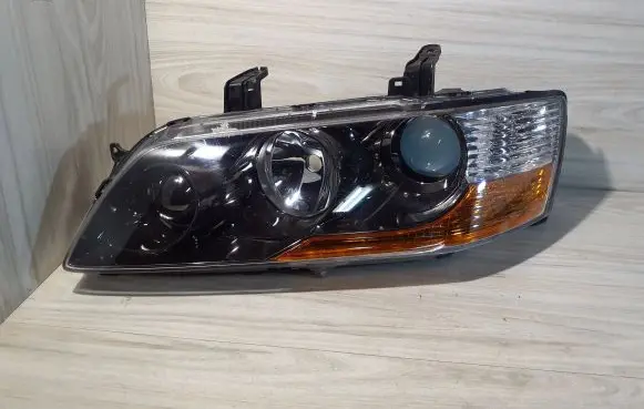 Mitsubishi Lancer Evolution Headlight/headlamp P5218L 8301A407 A046040