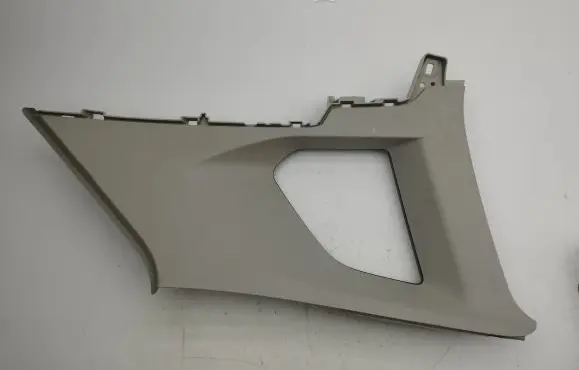 (D)pillar trim (top)