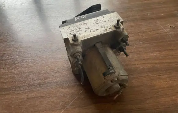 Audi A4 S4 B5 8D ABS Pump 0265211002